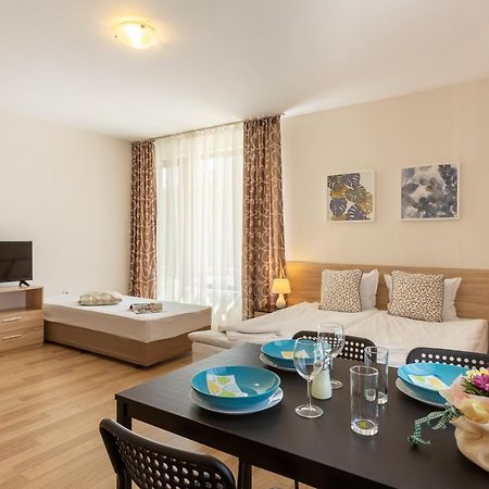 בורגאס Apartments Flora 1 מראה חיצוני תמונה