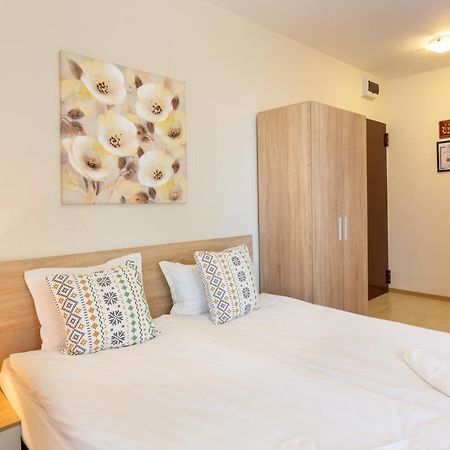 בורגאס Apartments Flora 1 מראה חיצוני תמונה