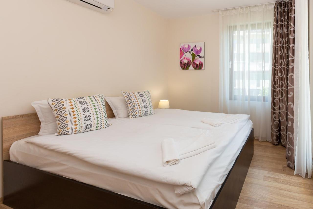 בורגאס Apartments Flora 1 מראה חיצוני תמונה