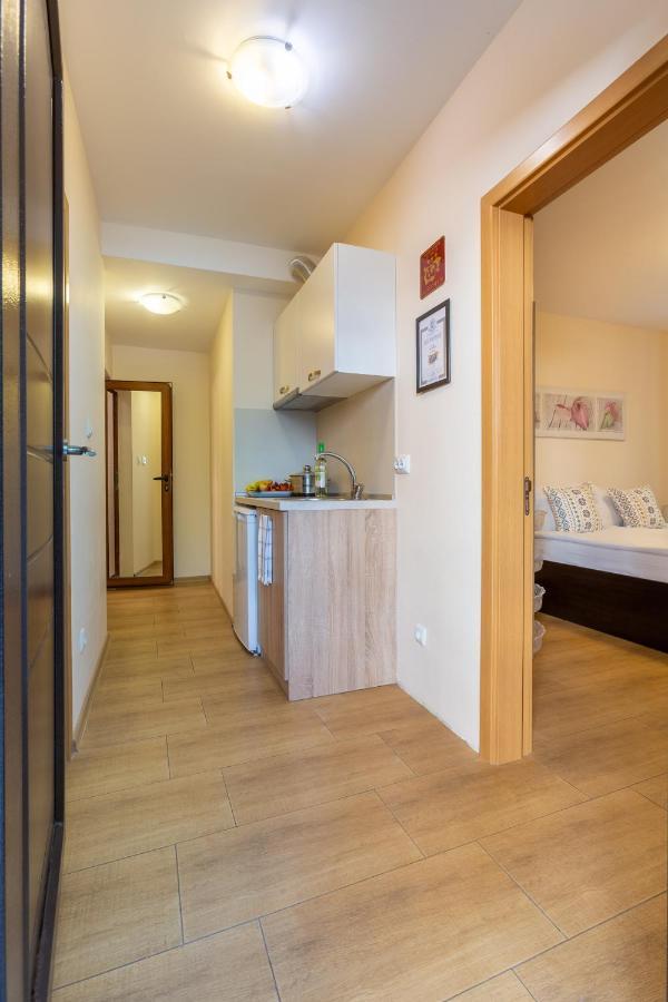 בורגאס Apartments Flora 1 מראה חיצוני תמונה